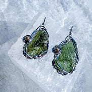 Transparent green 2.0 g Moldavite pendant from Maruškovo Pole wrapped in stainless steel wire with a gold-plated round bead