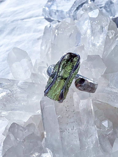 Raw Moldavite Ring, 0.85 g, Chlum