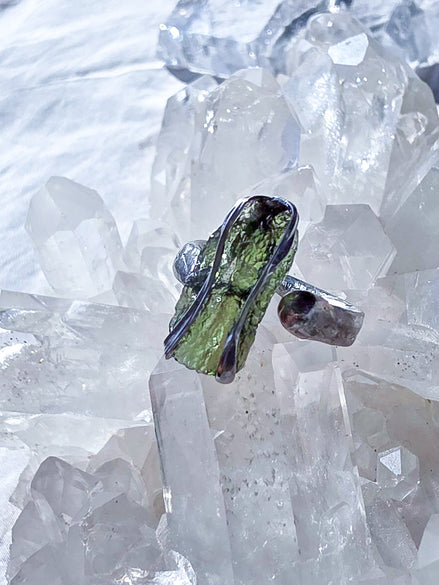 Raw Moldavite Ring, 0.85 g, Chlum