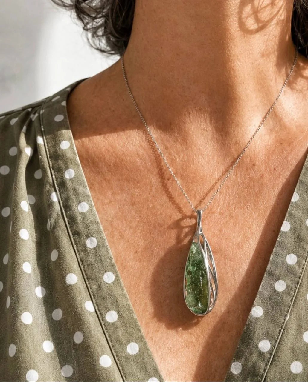 Moldavite Pendant, 4.71g, Nesměň