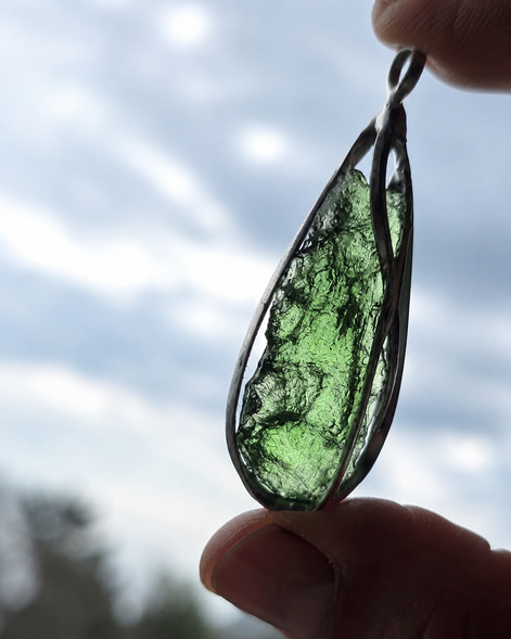 Moldavite Pendant, 4.71g, Nesměň