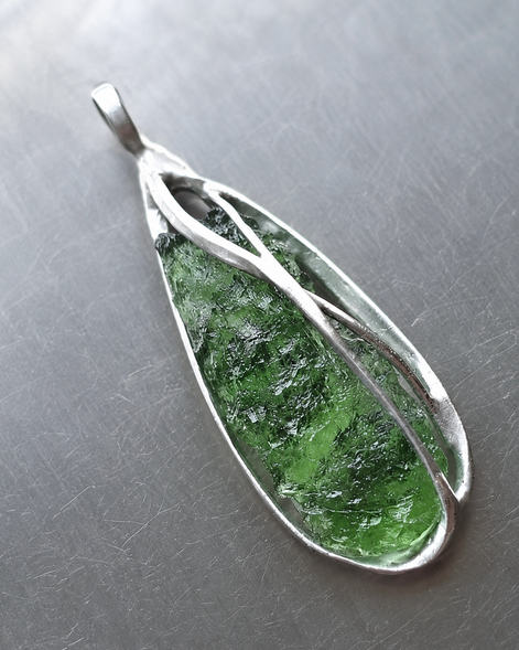 Moldavite Pendant, 4.71g, Nesměň
