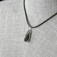 moldavite pendant featuring a 2.8 g from Nesměň, hand-set in a lead-free tin alloy