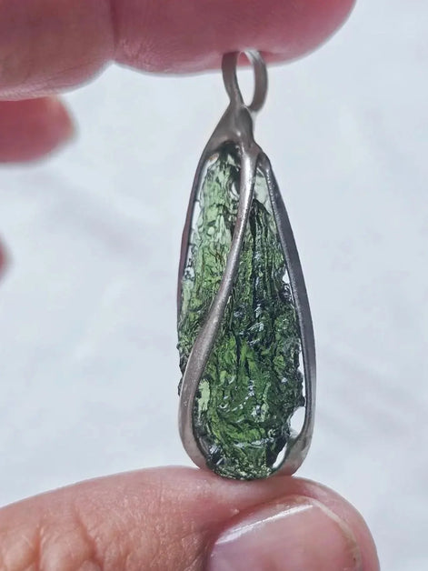 moldavite pendant featuring a 2.8 g from Nesměň, hand-set in a lead-free tin alloy