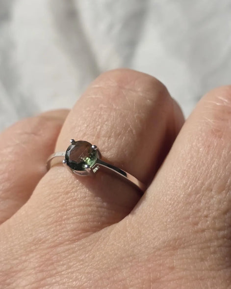   Faceted Moldavite ring from Chlum, set in sterling silver 925, US size 10