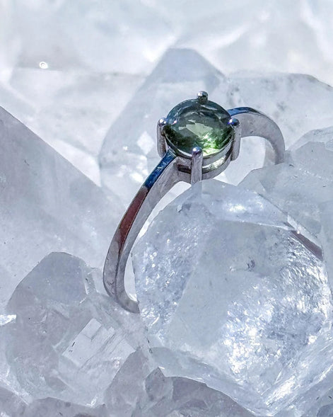 Faceted Moldavite ring from Chlum, set in sterling silver 925, US size 10