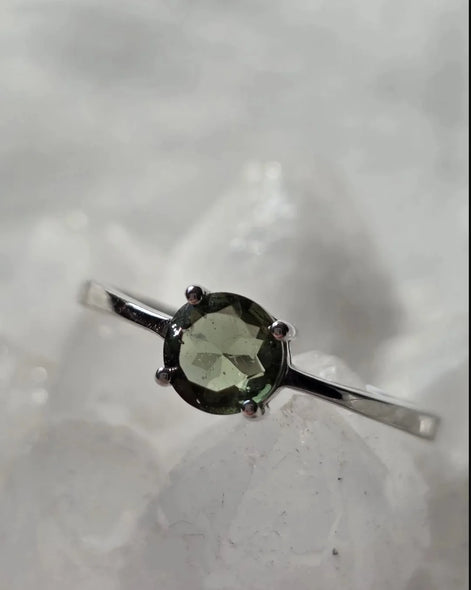Faceted Moldavite ring from Chlum, set in sterling silver 925, US size 10