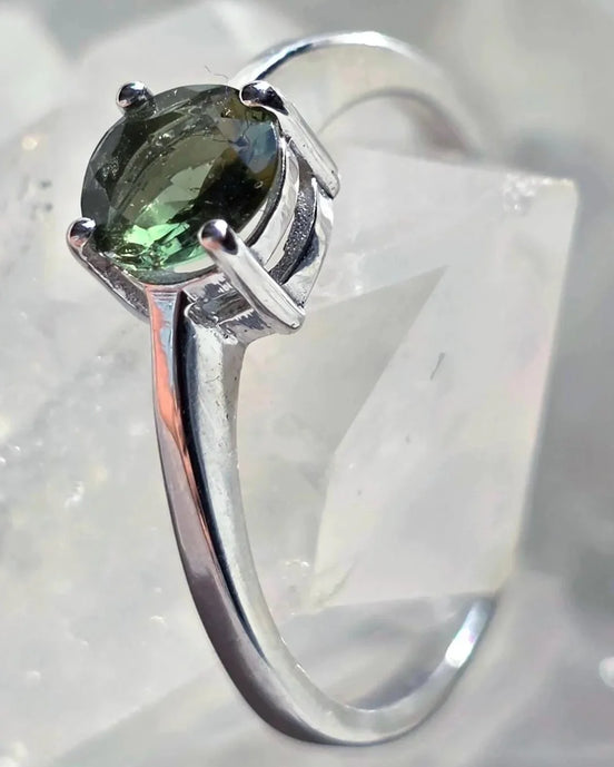Faceted Moldavite ring from Chlum, set in sterling silver 925, US size 10