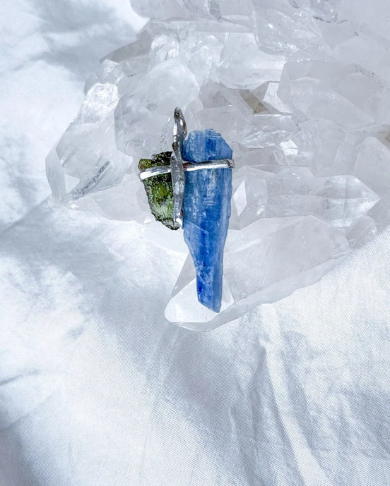 Moldavite and Kyanite pendant with transparent green Vrábče Moldavite.