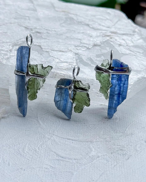 Moldavite and Kyanite pendant with transparent green Vrábče Moldavite.