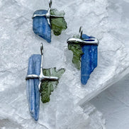 Moldavite and Kyanite pendant with transparent green Vrábče Moldavite.