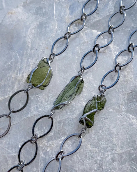 Moldavite bracelet with chunky oval-link chain and 0.8g Chlum stone