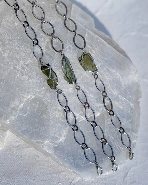 Moldavite bracelet with chunky oval-link chain and 0.8g Chlum stone