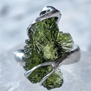 adjustable ring with a genuine 1.77 g raw moldavite from Nesměň in a lead-free tin setting