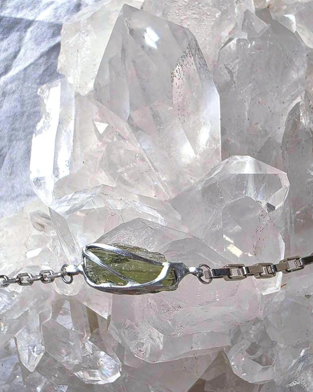 Transparent Chlum Moldavite bracelet with a square-link chain