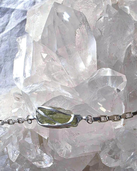 Transparent Chlum Moldavite bracelet with a square-link chain