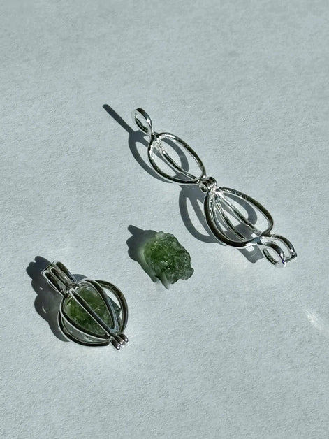 Natural Moldavite Necklace, 0.4g