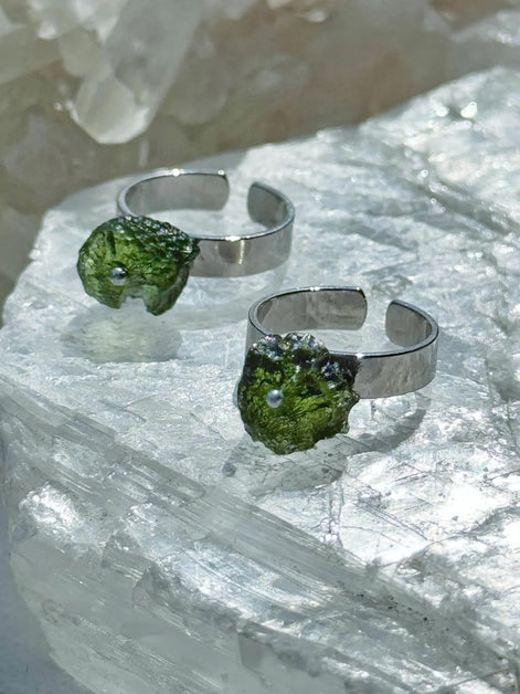 Free Size Moldavite Ring, Chlum, 0.80g