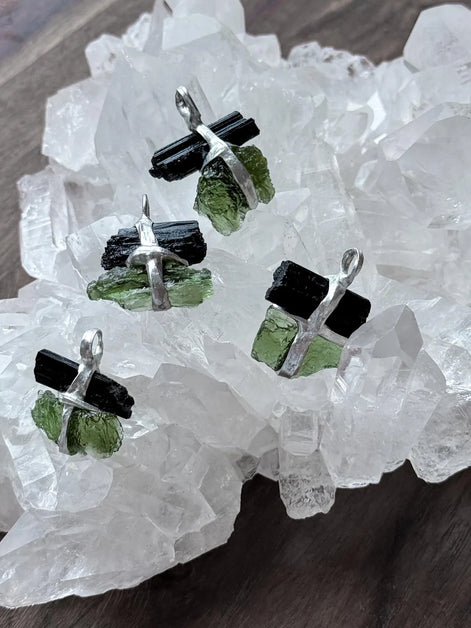 Moldavite & Black Tourmaline Pendant, Ločenice, 1.15g