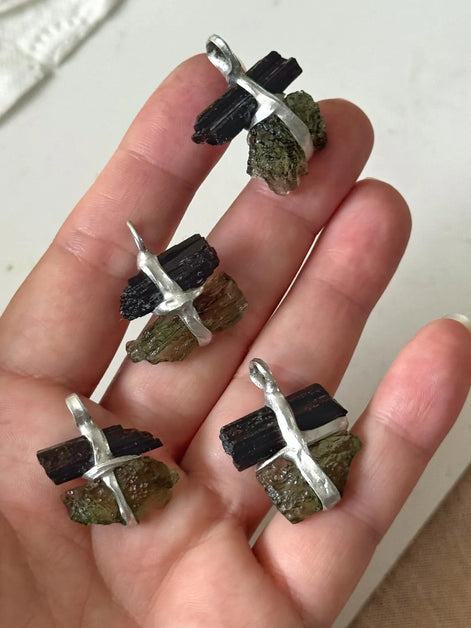 Moldavite & Black Tourmaline Pendant, Ločenice, 1.15g