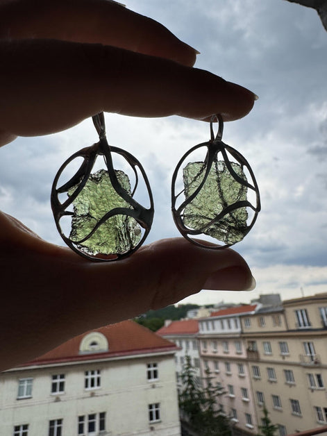 Raw Moldavite Pendant, Marouškovo Pole, 2.40g