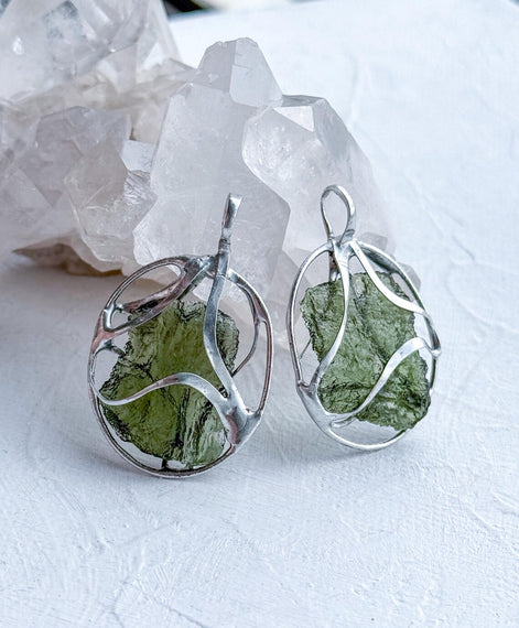 Raw Moldavite Pendant, Marouškovo Pole, 2.40g