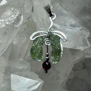 Moldavite & Garnet Pendant, Nesměň, 1.50g