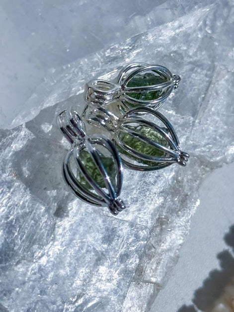 Natural Moldavite Necklace, 0.4g