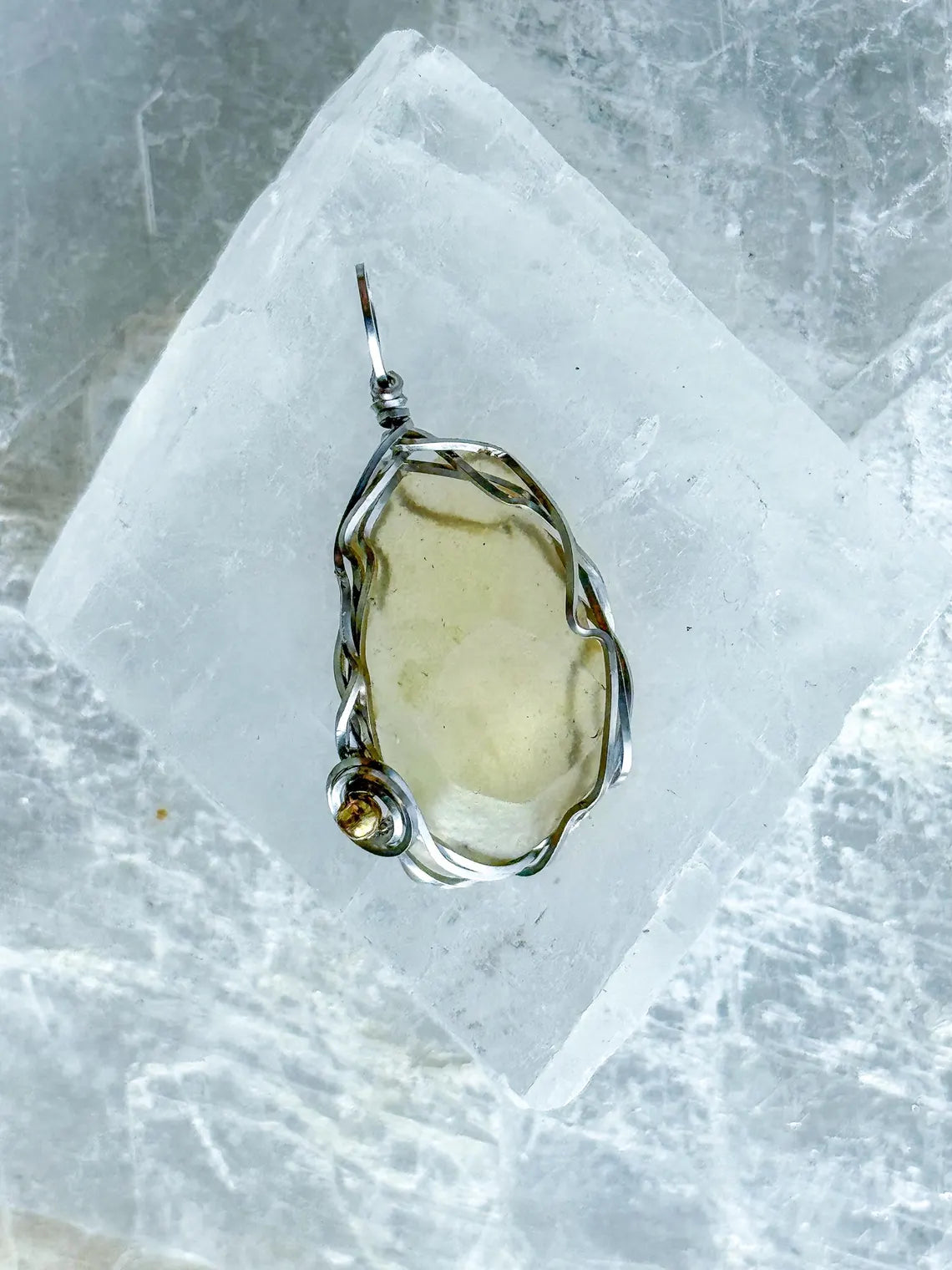 Natural Libyan Desert Glass Pendant, 2g