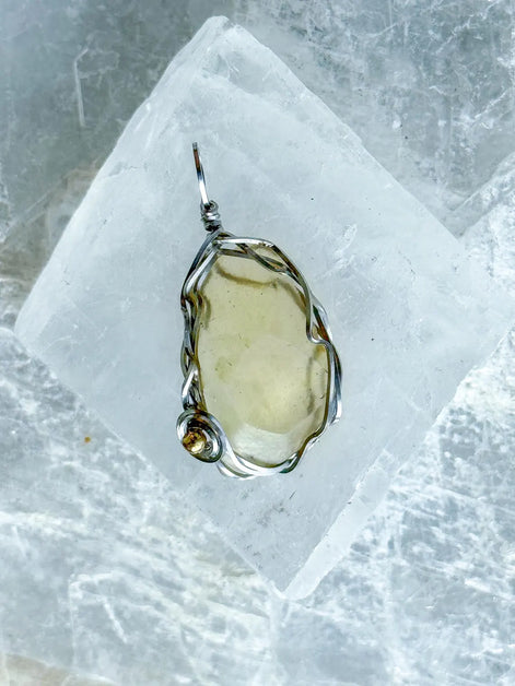 Natural Libyan Desert Glass Pendant, 2g