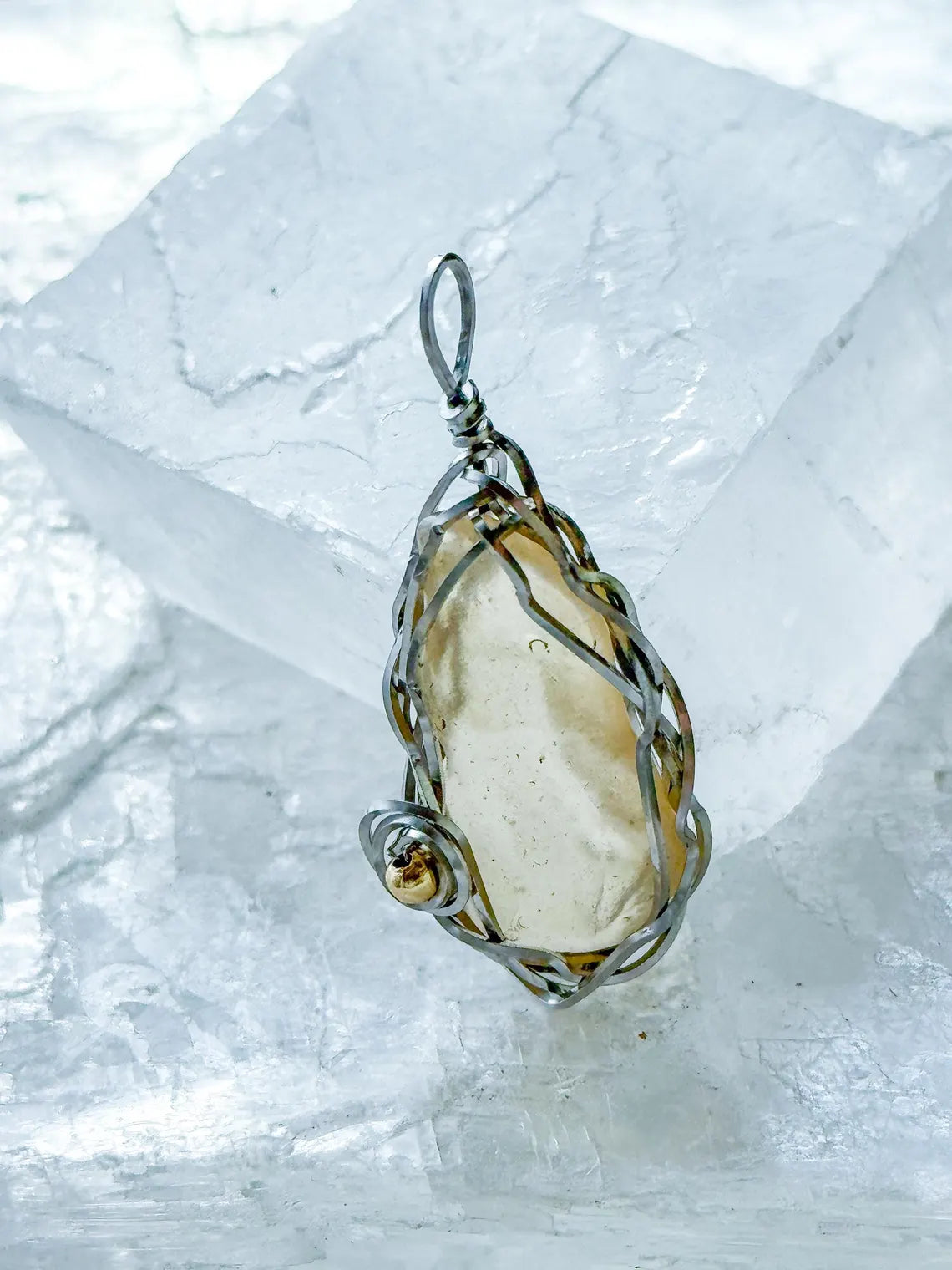 Natural Libyan Desert Glass Pendant, 2g