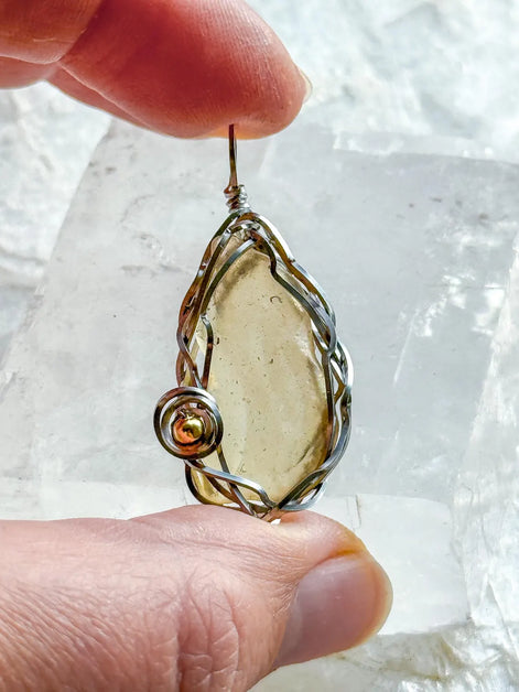 Natural Libyan Desert Glass Pendant, 2g