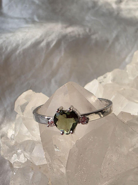 Briolette Heart Cut Moldavite Ring, Chlum, 0.25g