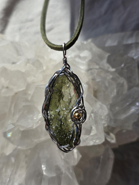 Raw Moldavite Pendant, Maruškovo Pole, 2.20g