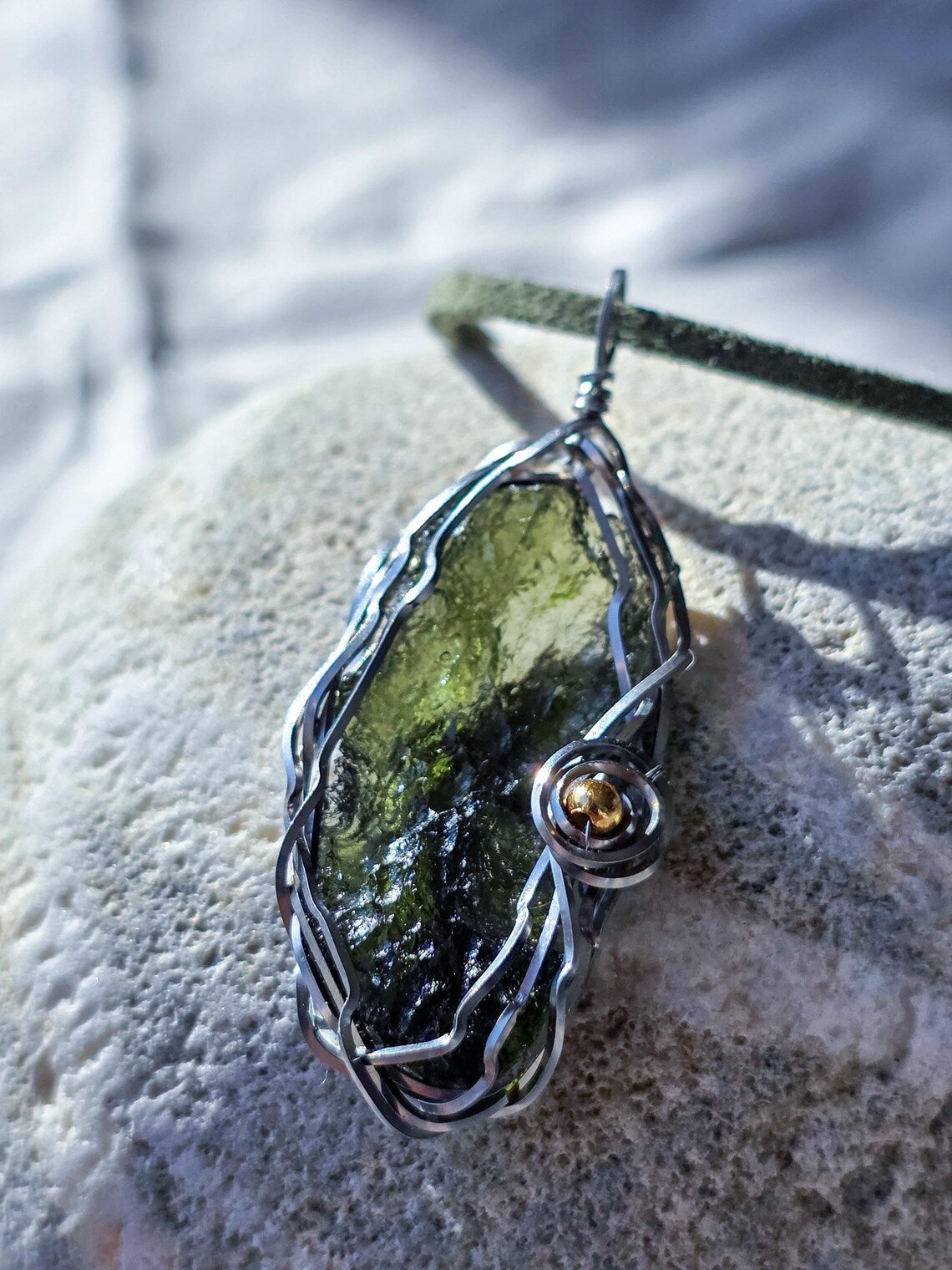 Raw Moldavite Pendant, Maruškovo Pole, 2.20g