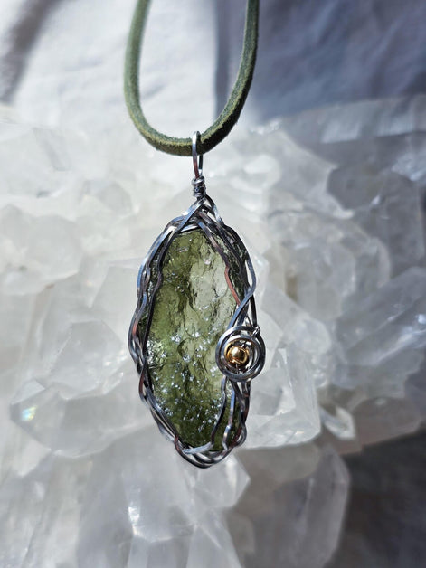 Raw Moldavite Pendant, Maruškovo Pole, 2.20g