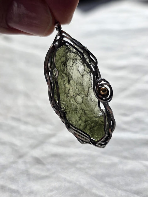Raw Moldavite Pendant, Maruškovo Pole, 2.20g
