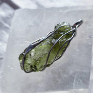 Raw Moldavite Pendant, Vrábče, 2.86g