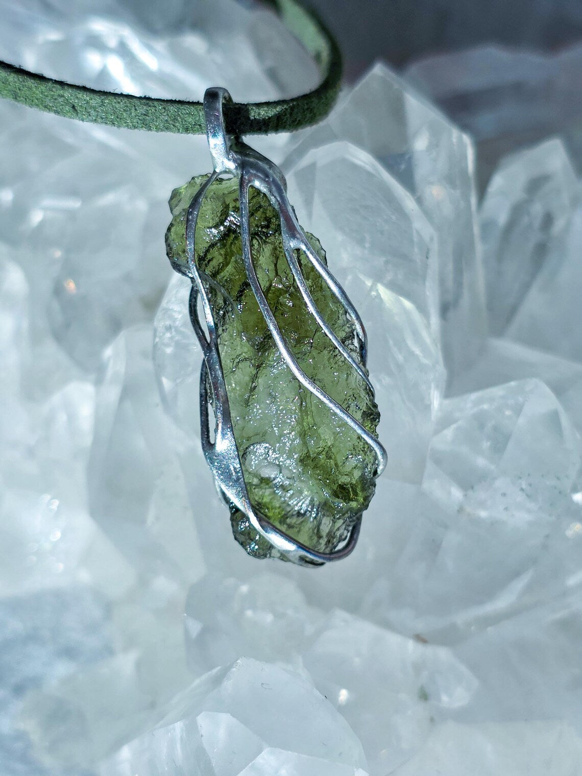 Raw Moldavite Pendant, Vrábče, 2.86g