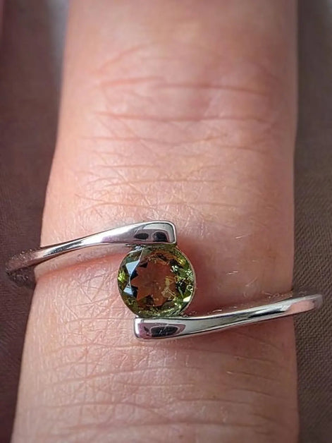 Faceted Moldavite Ring, Chlum, 0.2g