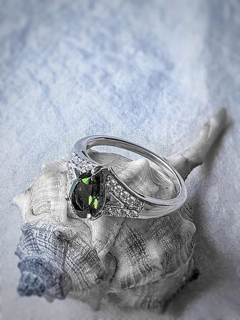 Elegant Faceted Cut Moldavite Ring, Chlum, 0.45g