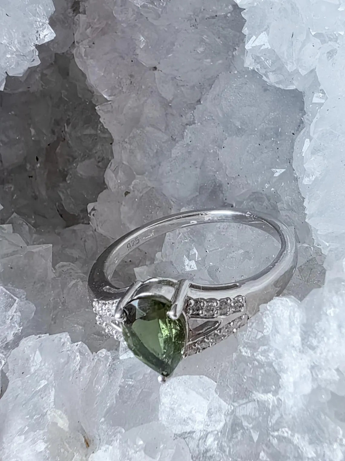 Elegant Faceted Cut Moldavite Ring, Chlum, 0.45g