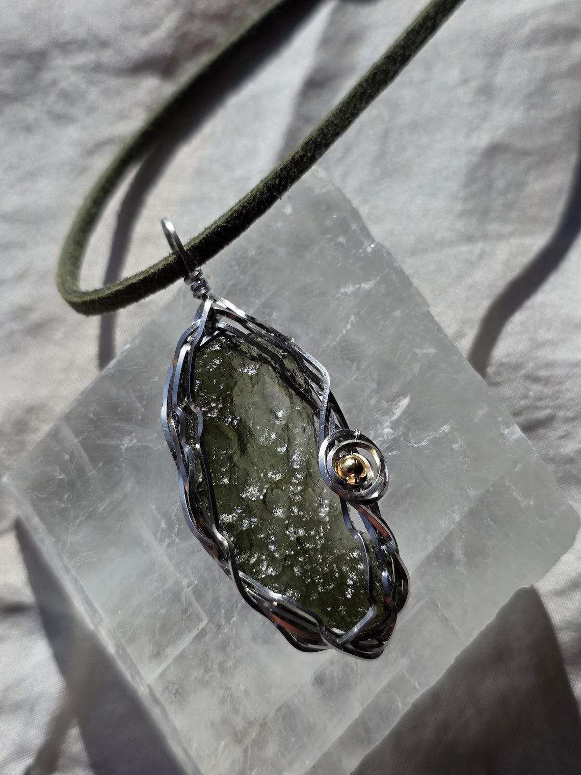 Raw Moldavite Pendant, Maruškovo Pole, 2.20g