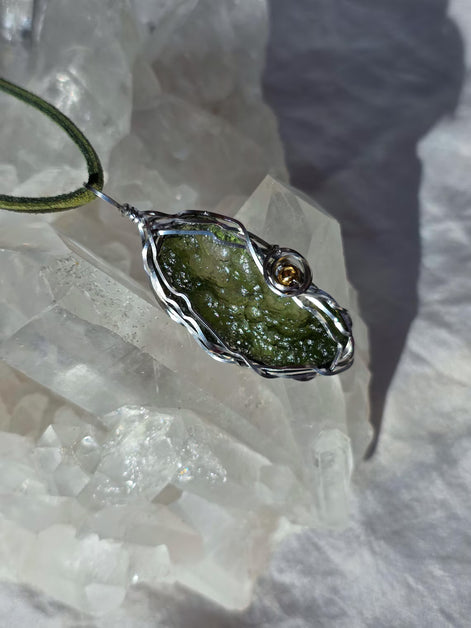Raw Moldavite Pendant, Maruškovo Pole, 2.20g