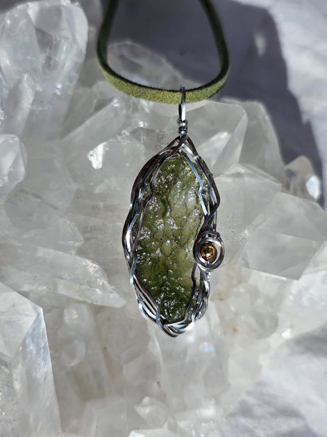 Raw Moldavite Pendant, Maruškovo Pole, 2.20g