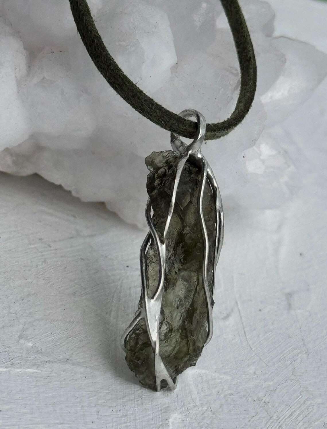 Raw Moldavite Pendant, Vrábče, 2.86g