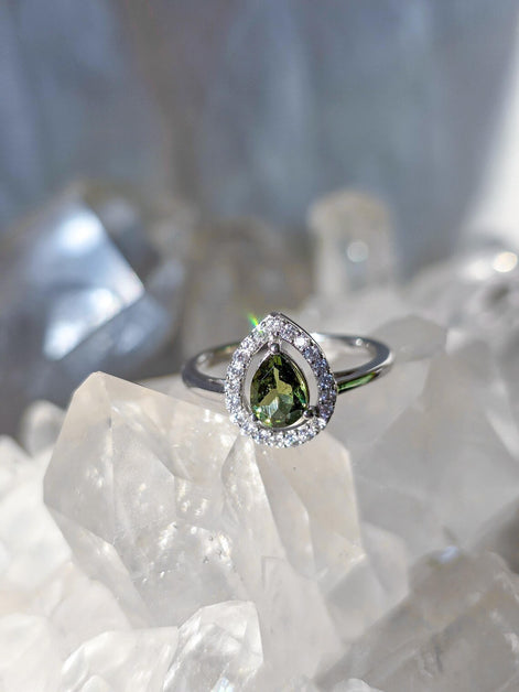 Pear-Cut Faceted Moldavite Ring, Chlum, 0.45g