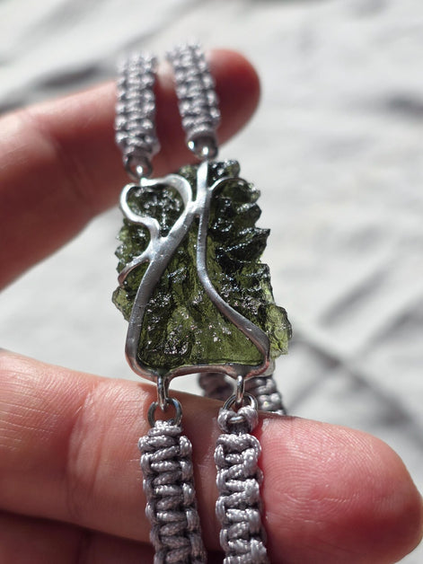Moldavite Bracelet, Parýz, 7.29g, Gray Braided Cord