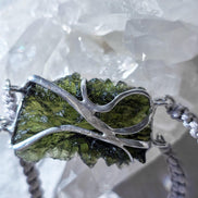 Moldavite Bracelet, Parýz, 7.29g, Gray Braided Cord