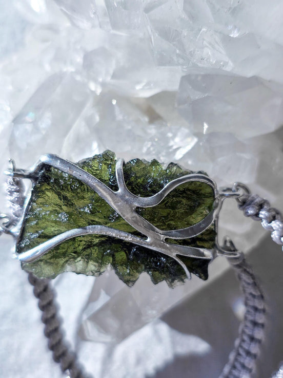 Moldavite Bracelet, Parýz, 7.29g, Gray Braided Cord